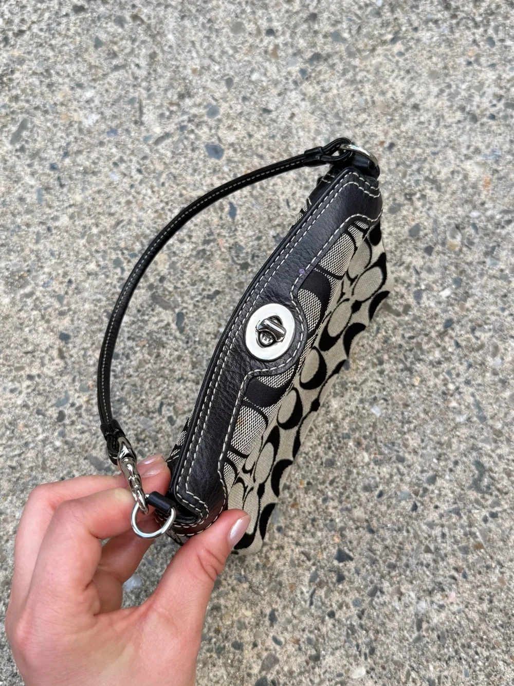 Coach Black Tan Signature Canvas Wristlet Turn Lock Clutch Y2K